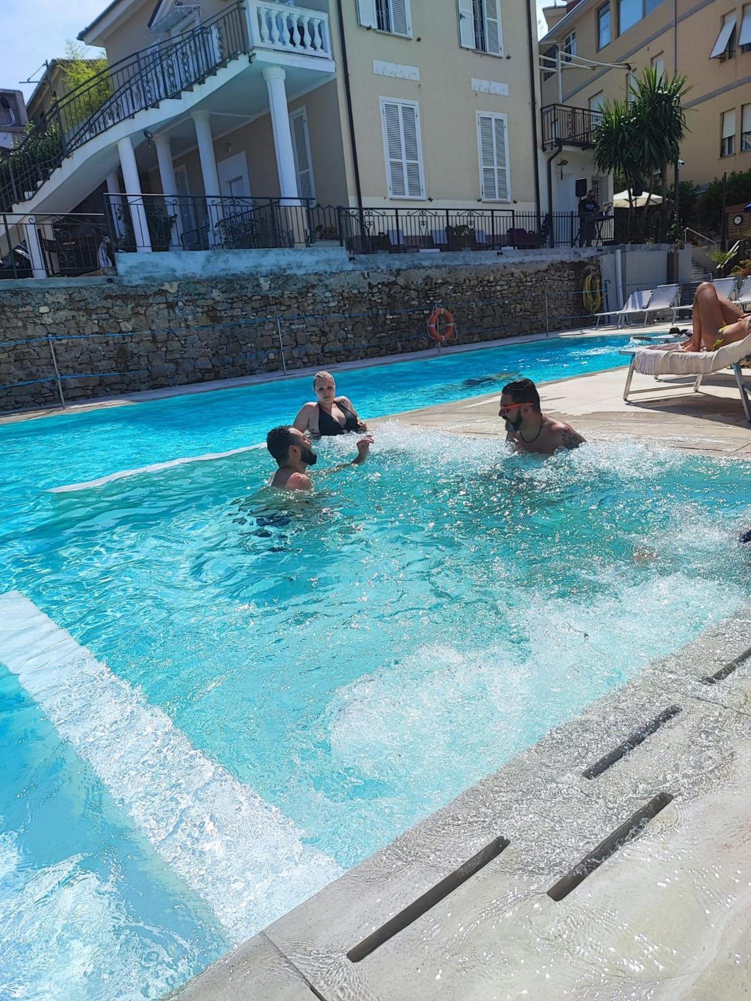 Hotel Villa Igea Diano Marina Exterior photo