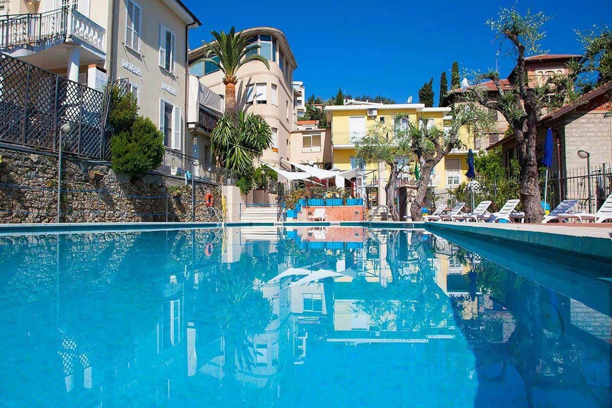 Hotel Villa Igea Diano Marina Exterior photo